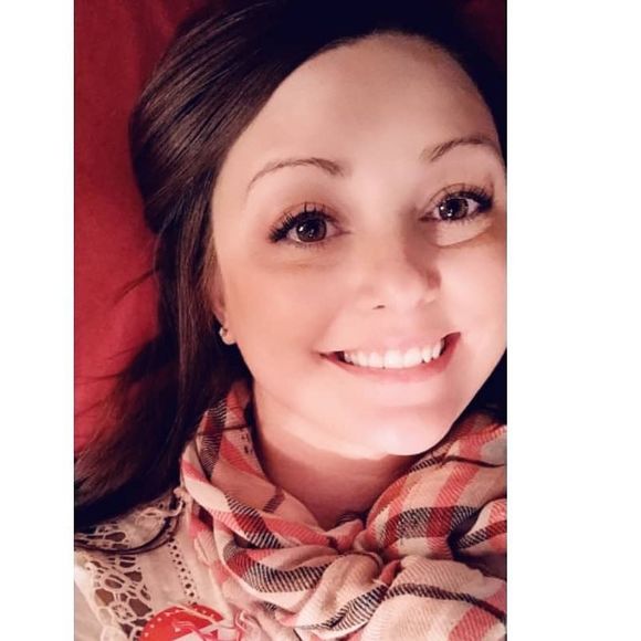Meet your Posher, Amber - Picture 1 of 1